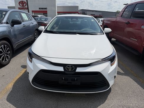 Used 2024 Toyota Corolla LE FWD image 3