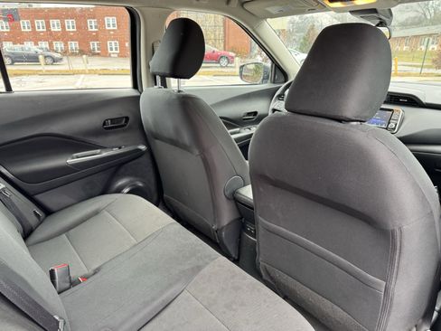 Certified 2025 Nissan Kicks Play S image 33