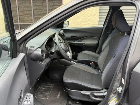 Used 2018 Nissan Kicks S w/ Exterior Package FWD image 21