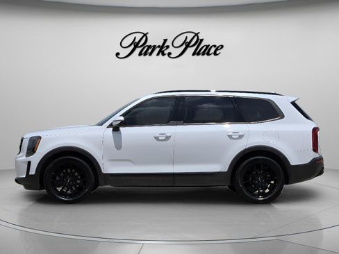 Used 2022 Kia Telluride EX w/ EX Premium Package AWD/4WD image 2