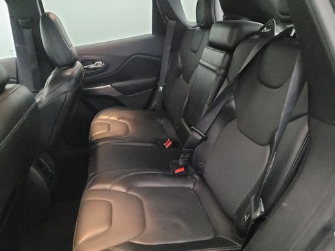 Used 2019 Jeep Cherokee Limited AWD/4WD image 18