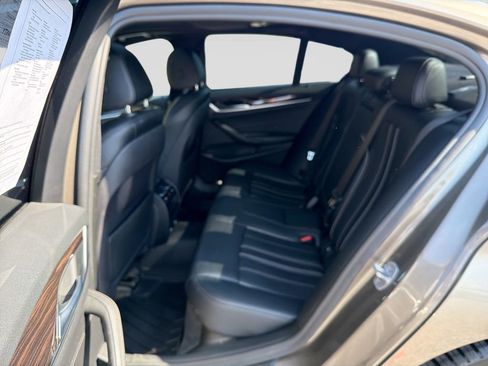 Used 2019 BMW 530i xDrive w/ Convenience Package image 31