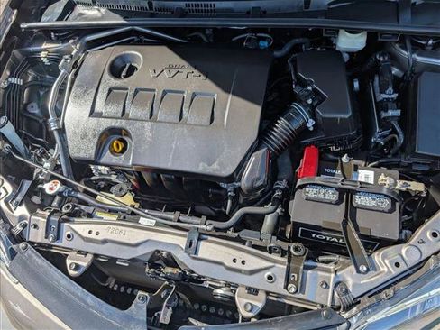 Used 2018 Toyota Corolla LE FWD image 19