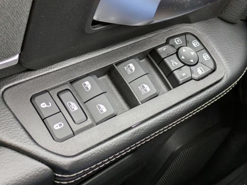 New 2026 RAM 2500 Big Horn AWD/4WD image 32