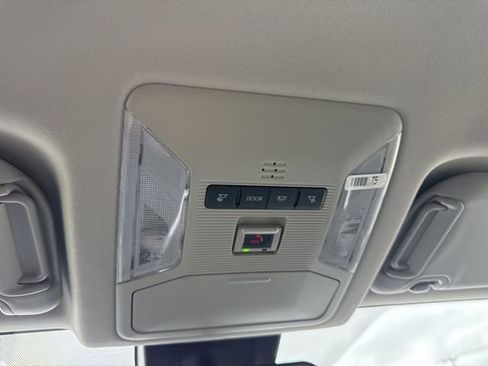 Used 2025 Toyota RAV4 XLE image 20