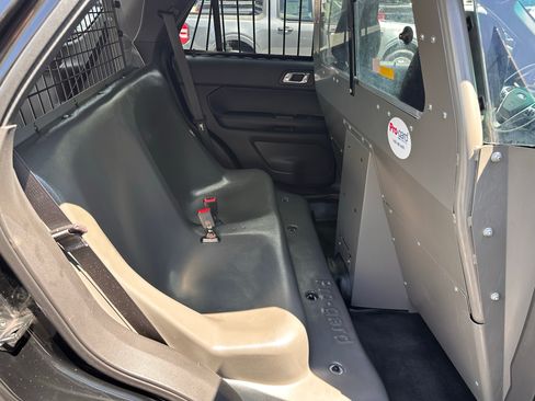 Used 2014 Ford Explorer 4WD Police Interceptor w/ 2-tone Vinyl Package #1 image 16