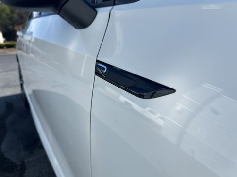 Used 2022 Volkswagen Golf R image 11