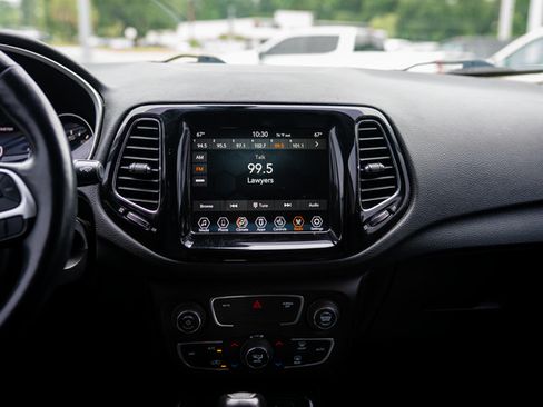 Used 2019 Jeep Compass Limited AWD/4WD image 7