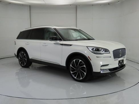Used 2023 Lincoln Aviator Reserve w/ Equipment Group 201A AWD/4WD image 3