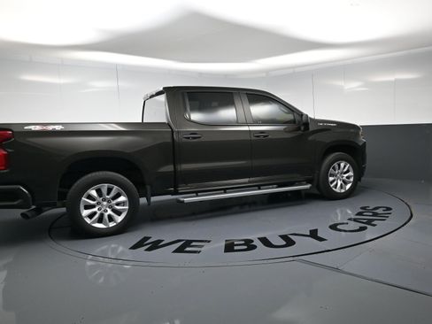 Used 2022 Chevrolet Silverado 1500 Custom w/ Safety Confidence Package AWD/4WD image 16
