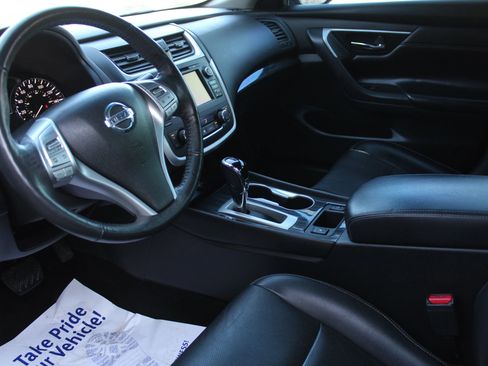 Used 2016 Nissan Altima 2.5 SL w/ 2.5 Technology w/LED Package FWD image 11