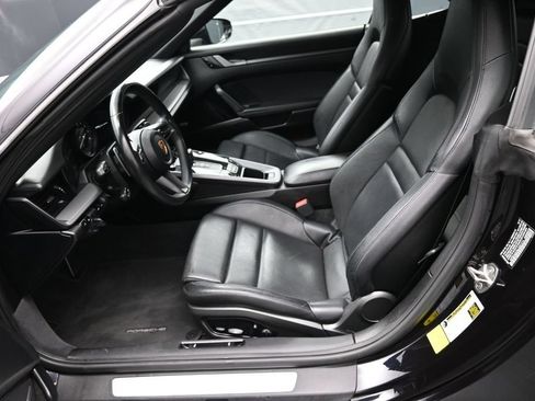 Certified 2020 Porsche 911 Carrera 4 AWD/4WD image 6