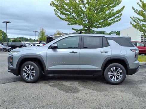 New 2026 Chevrolet Equinox LT w/ LPO, Floor Liner Package image 2