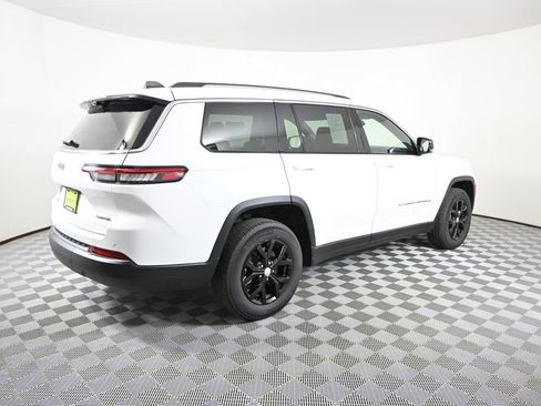 Used 2023 Jeep Grand Cherokee L Limited w/ Luxury Tech Group II AWD/4WD image 6