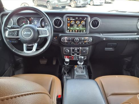 Used 2021 Jeep Wrangler Unlimited Rubicon 4xe w/ Cold Weather Group AWD/4WD image 18