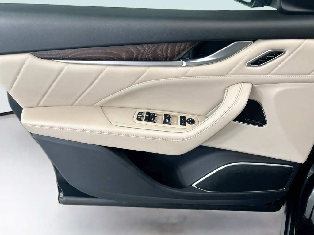 Used 2022 Maserati Levante GT AWD/4WD image 23