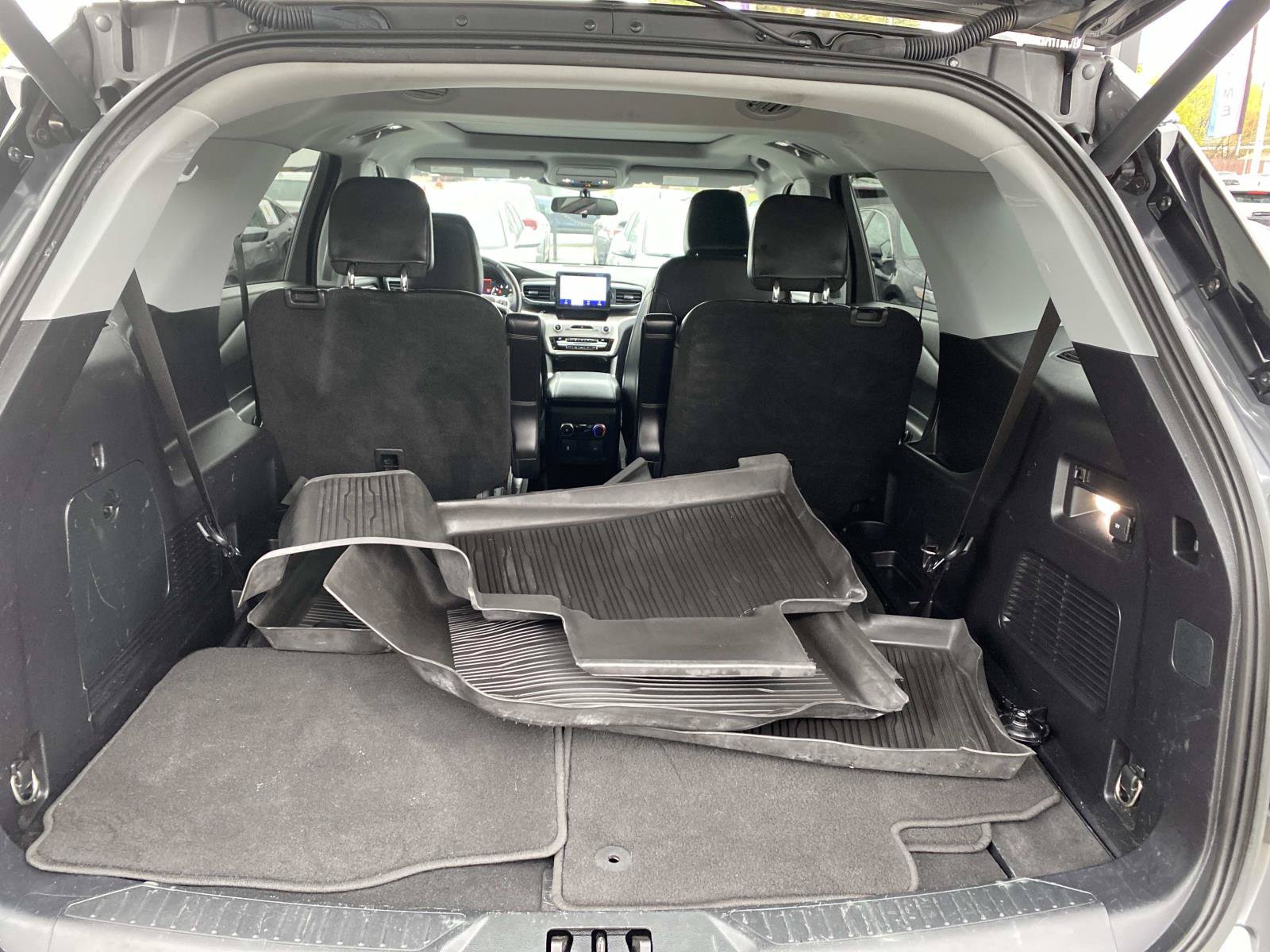 Used 2021 Ford Explorer XLT w/ Equipment Group 202A AWD/4WD image 8