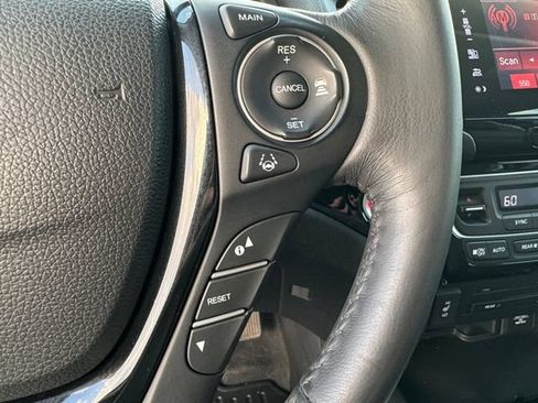 Used 2018 Honda Pilot Touring image 8