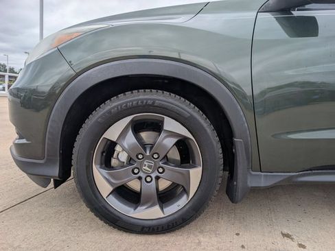Used 2018 Honda HR-V EX image 10
