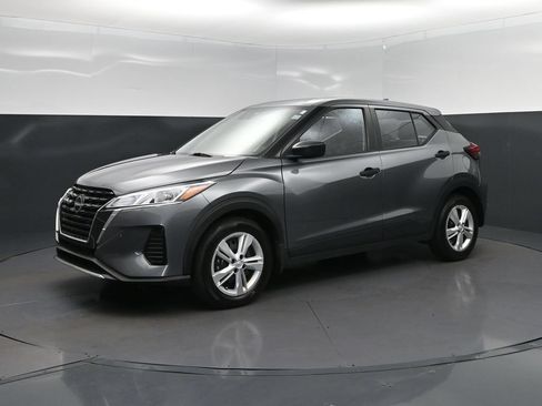 Used 2024 Nissan Kicks S FWD image 3