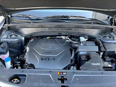 Used 2025 Kia Telluride LX FWD image 9