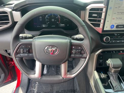 Used 2025 Toyota Tundra Limited AWD/4WD image 12
