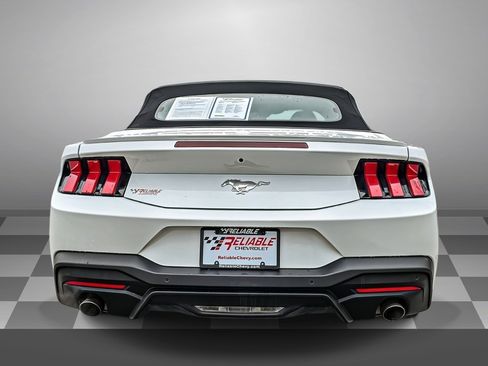 Used 2024 Ford Mustang Premium image 5