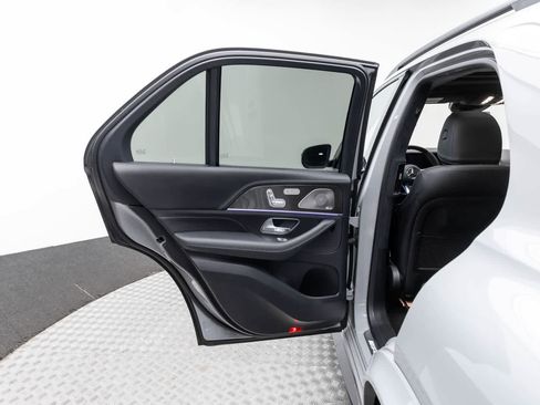 Used 2025 Mercedes-Benz GLE 63 AMG S image 35