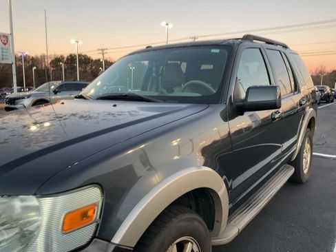 Used 2010 Ford Explorer Eddie Bauer image 10