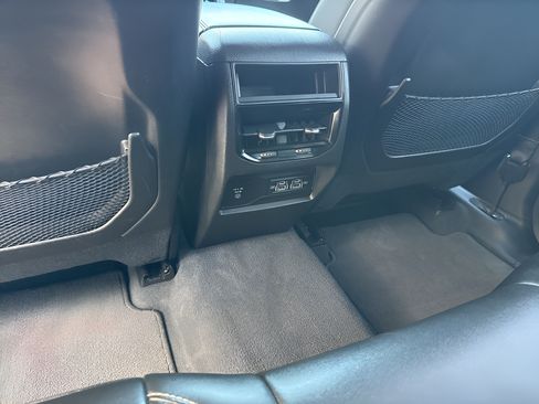 Used 2023 Jeep Grand Cherokee Altitude AWD/4WD image 11