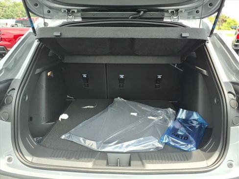 New 2026 Chevrolet Trax RS w/ Sunroof Package FWD image 15
