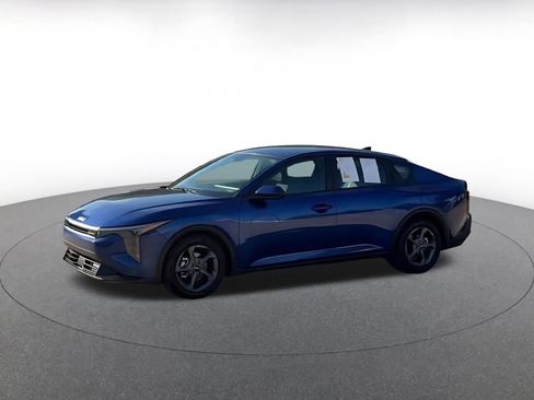 Used 2025 Kia K4 LXS image 8