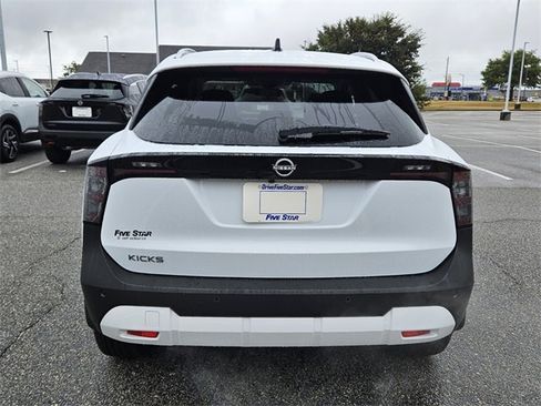 New 2026 Nissan Kicks SV image 10