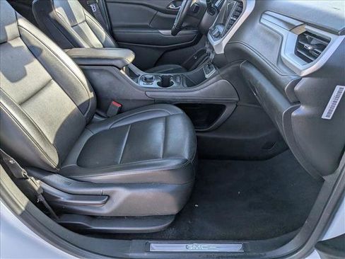 Used 2023 GMC Acadia SLT image 21