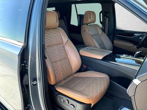 Used 2021 Cadillac Escalade Premium Luxury w/ Driver Assist Tech Package image 9