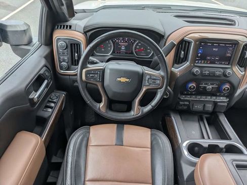 Used 2021 Chevrolet Silverado 1500 High Country w/ Technology Package AWD/4WD image 17