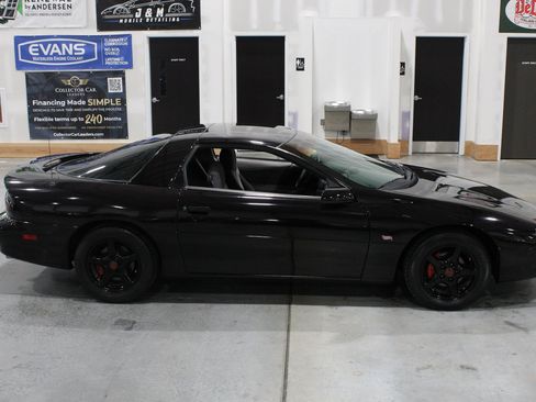 Used 1995 Chevrolet Camaro Z28 RWD image 33