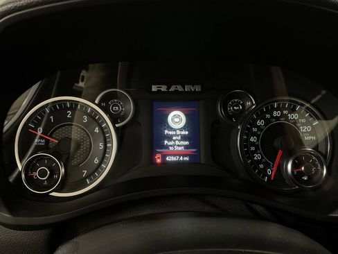 Used 2024 RAM 2500 Tradesman w/ Chrome Appearance Group image 14