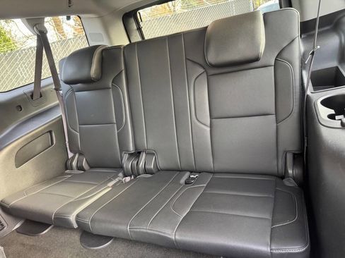 Used 2017 GMC Yukon XL SLT w/ Premium Edition image 11