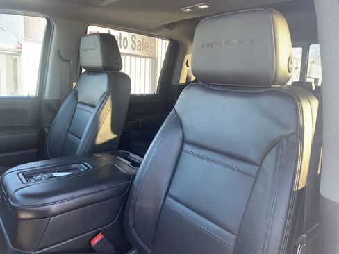 Used 2020 GMC Sierra 2500 Denali w/ Denali Ultimate Package image 16