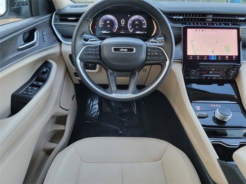 Certified 2021 Jeep Grand Cherokee L Limited image 32