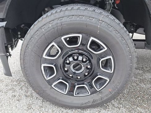 New 2026 Ford F350 Platinum w/ FX4 Off-Road Package image 6