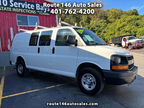 Used 2015 Chevrolet Express 3500 image 1