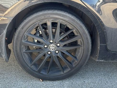 Used 2021 Toyota Camry XSE image 10