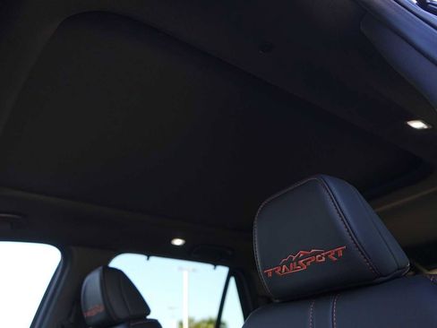 Used 2025 Honda Pilot TrailSport image 25