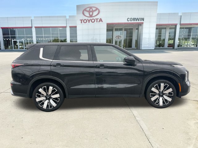 Used 2025 Mitsubishi Outlander SE FWD image 6