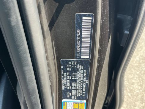 Used 2026 Kia Carnival FWD image 31