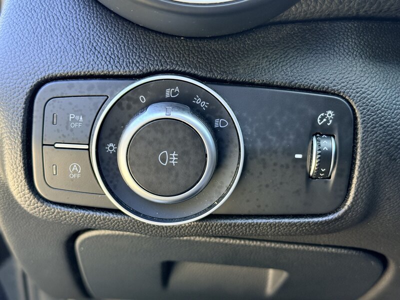 Used 2018 Alfa Romeo Giulia AWD image 20
