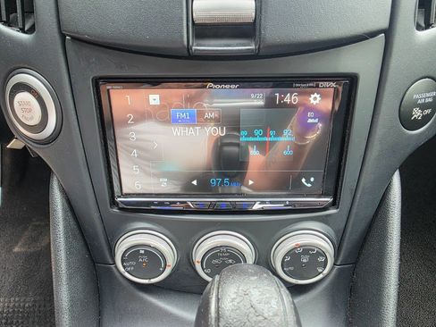 Used 2016 Nissan 370Z Coupe RWD image 19