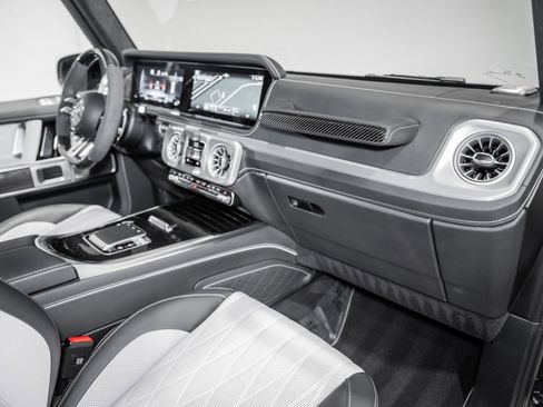 Used 2025 Mercedes-Benz G 63 AMG 4MATIC image 29